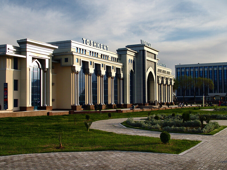 Северный вокзал нальчик. Северный вокзал Ташкент. ЖД вокзал Ташкент. Южный вокзал Ташкент. Северный вокзал Ташкент фото.